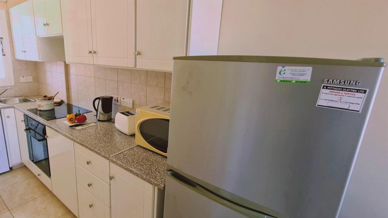 Stay Sunshine Apartment Paralimni Luaran gambar