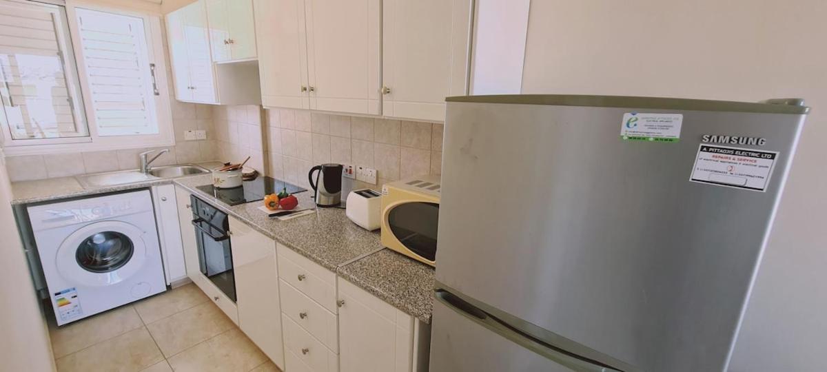 Stay Sunshine Apartment Paralimni Luaran gambar
